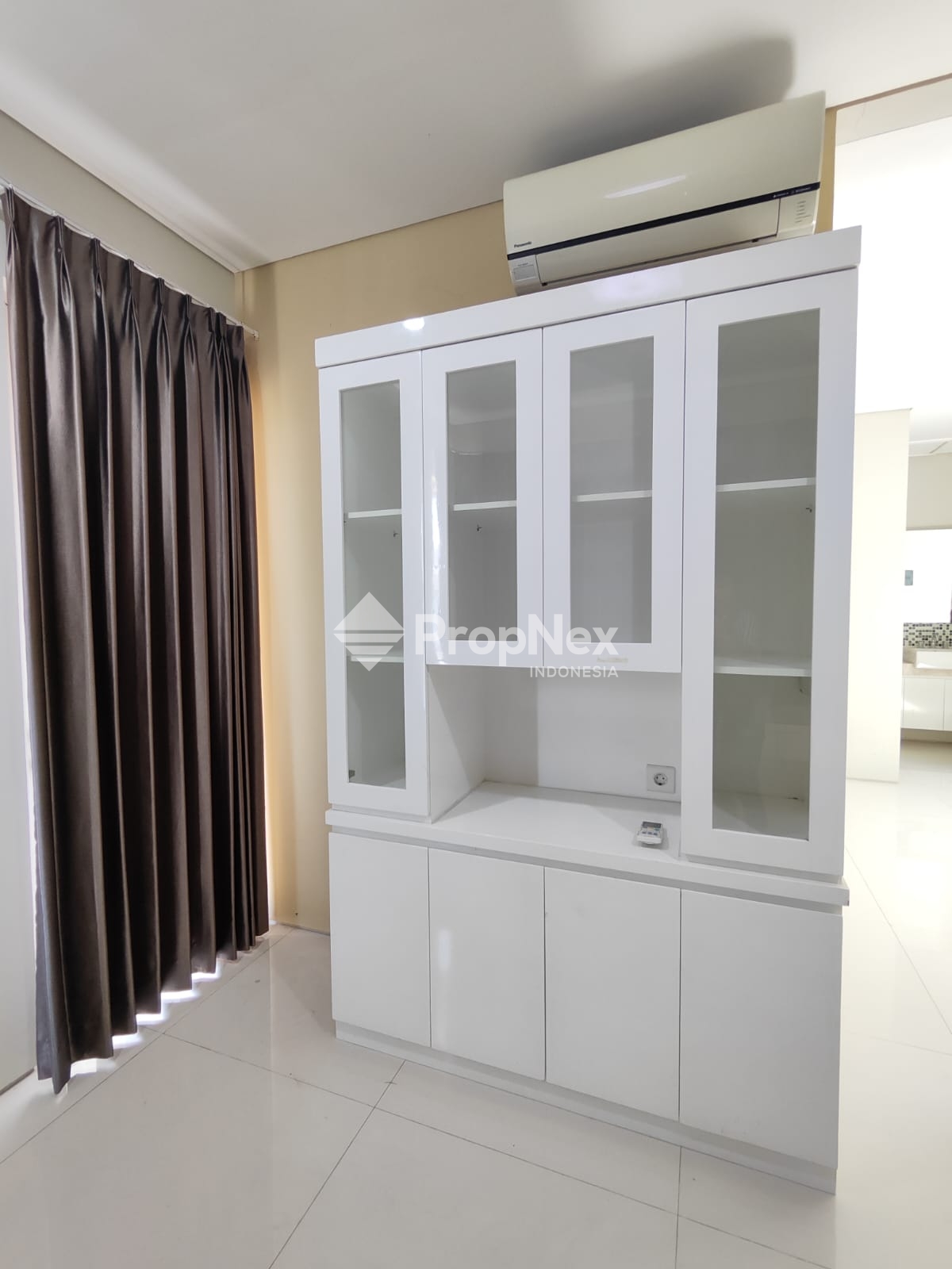 Rumah 2 Lantai Bagus Furnished di Citraland Stonegate — foto 4